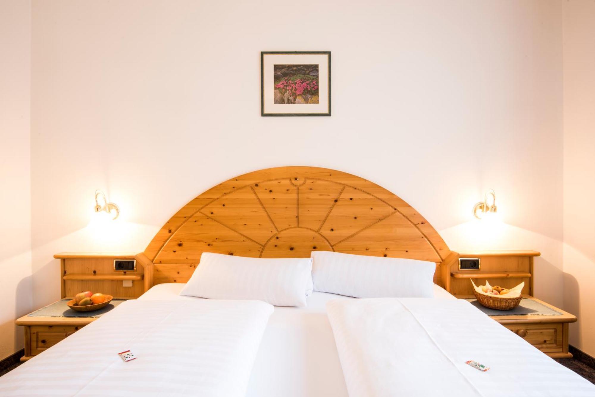 Hotel Foehrenhof Natz-Schabs Esterno foto