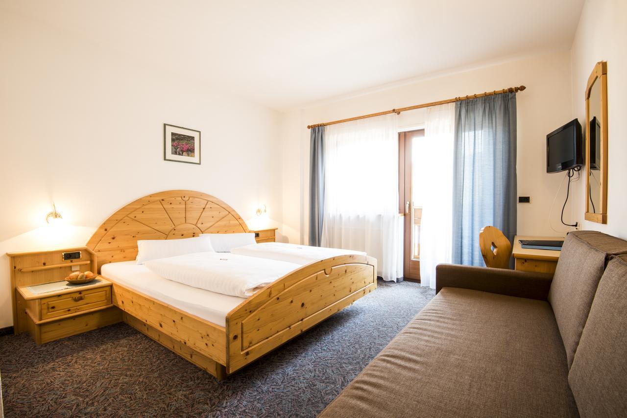 Hotel Foehrenhof Natz-Schabs Esterno foto